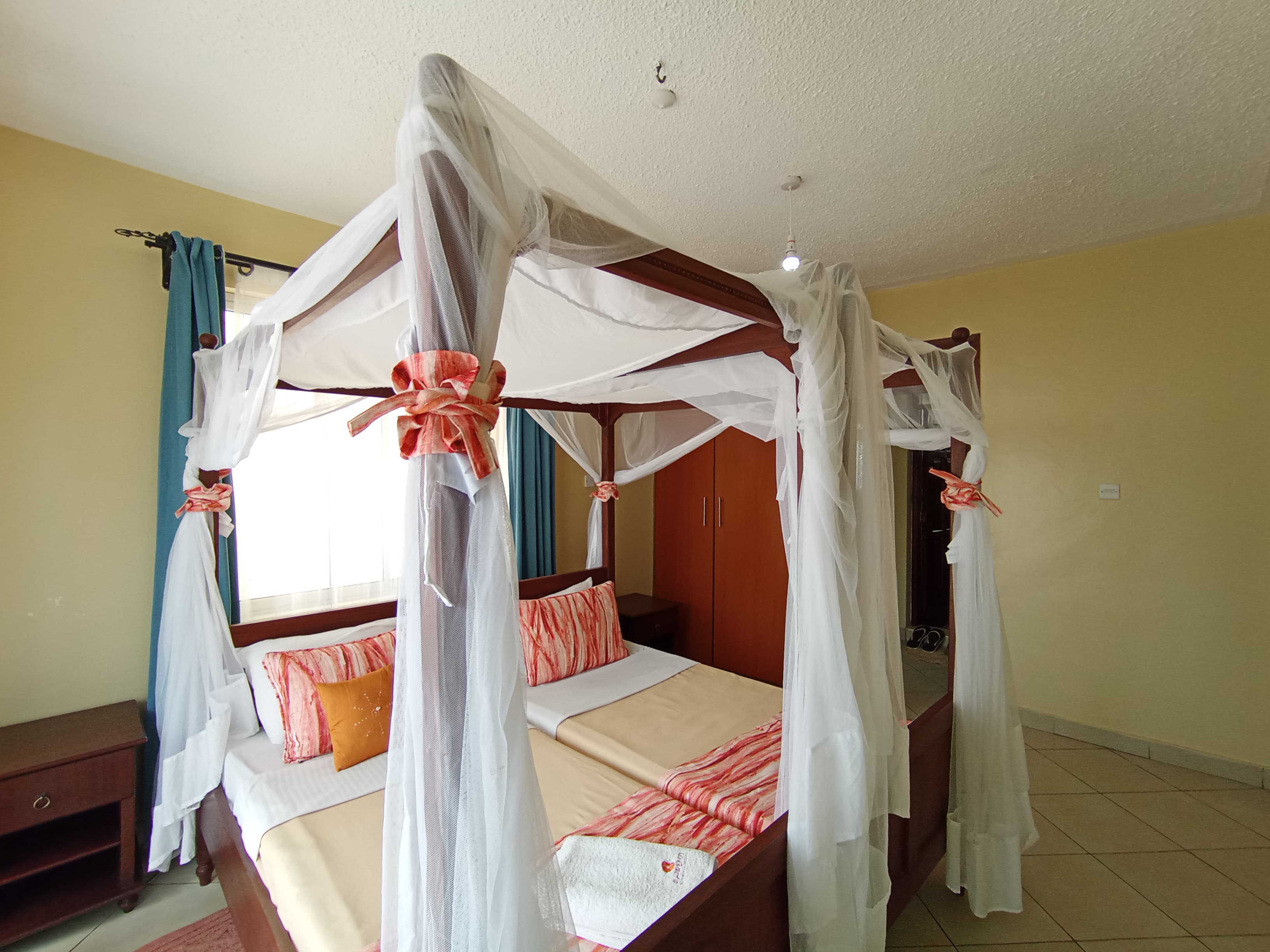 2-Bedroom