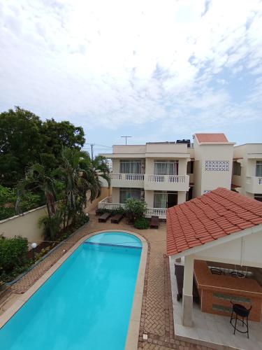 pawenzi_serviced_2bedroom_3bedroom_balcony_view
